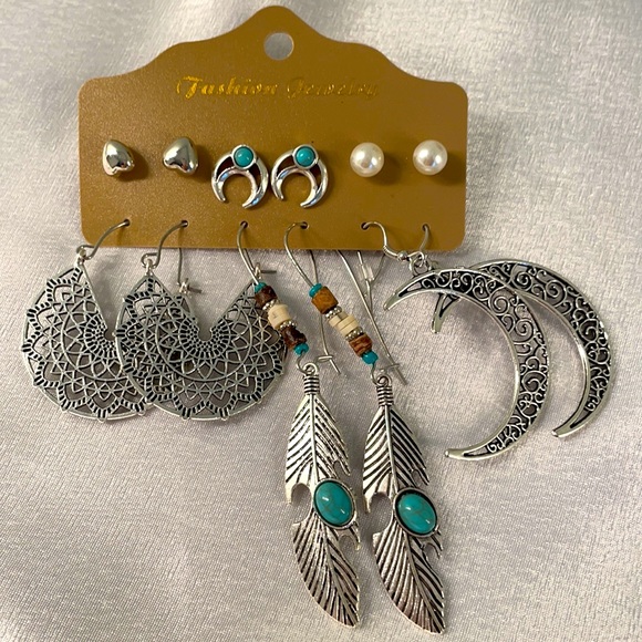 Feather Moon Classical Earrings - Picture 1 of 4